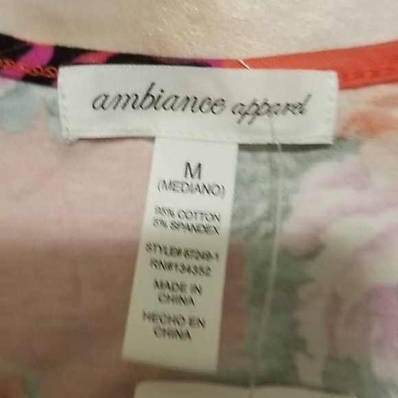 Ambiance Apparel crop top - Picture 2 of 3